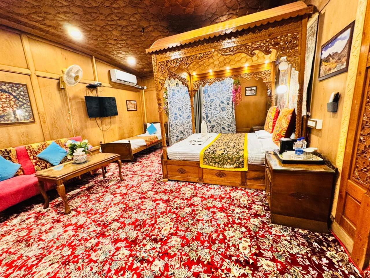 Crown Of India Group Of Houseboats Hotel Srinagar  Ngoại thất bức ảnh