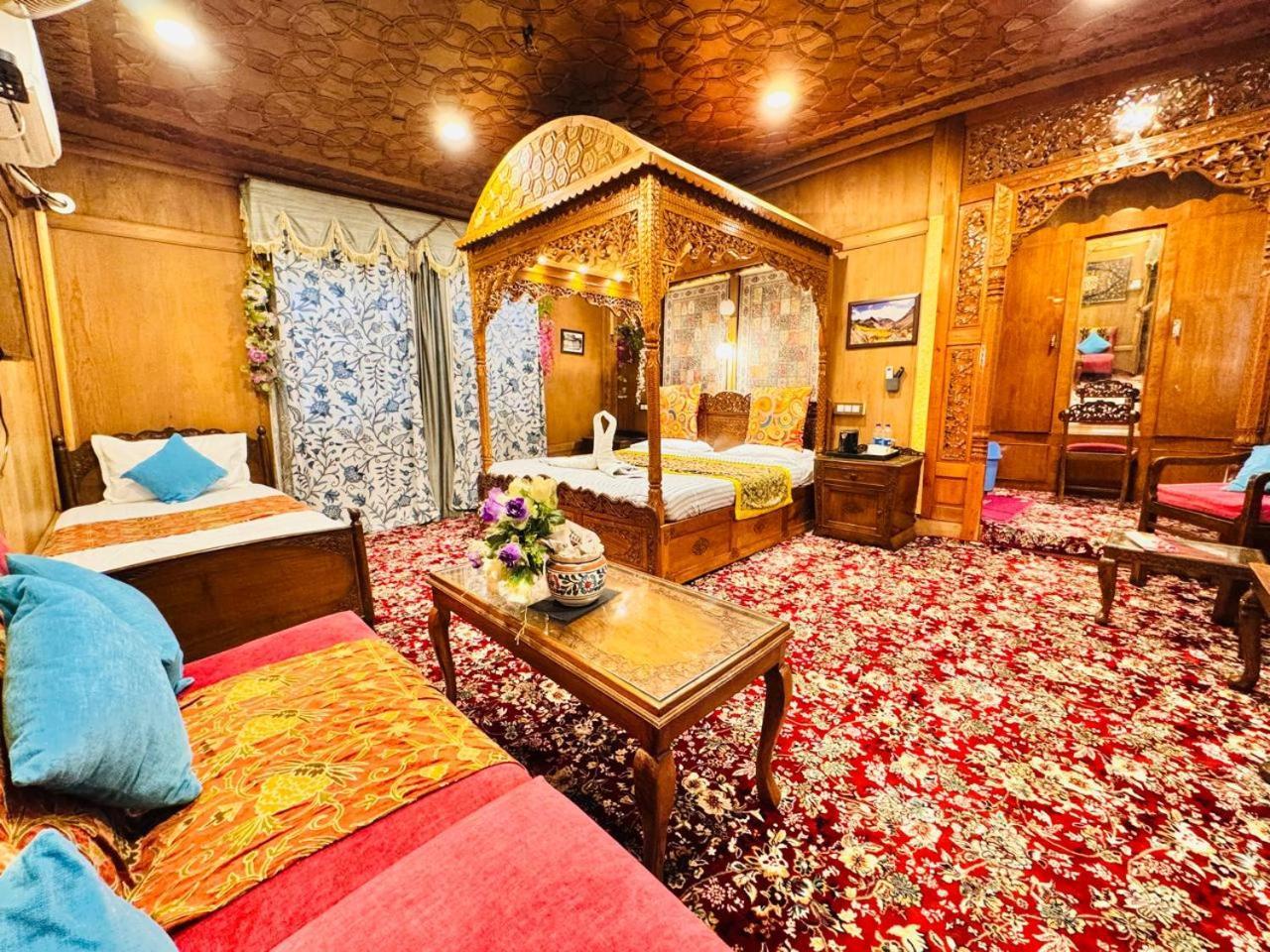 Crown Of India Group Of Houseboats Hotel Srinagar  Ngoại thất bức ảnh
